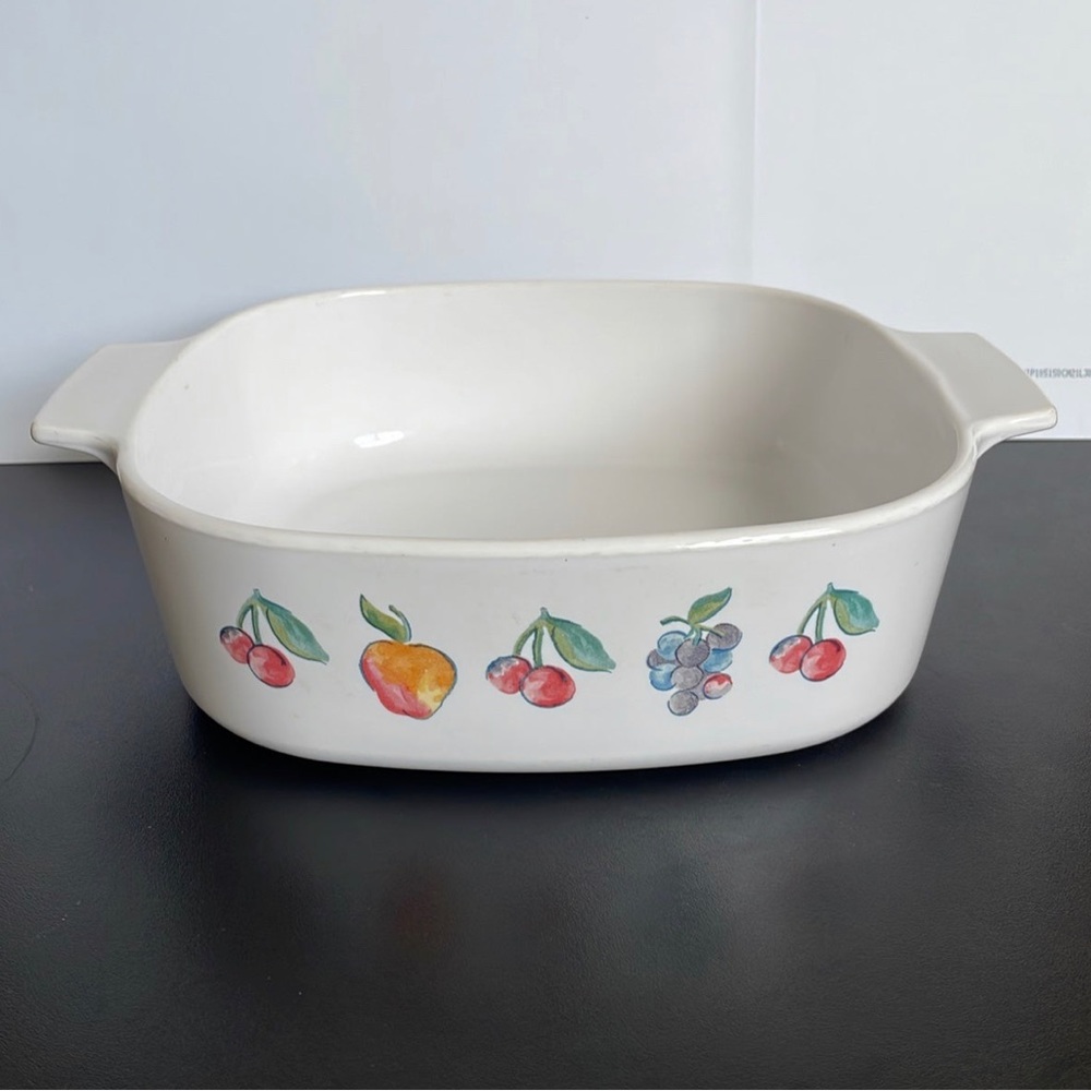 Corning Ware Vintage Fruit Basket 2 Lt casserole GREAT color